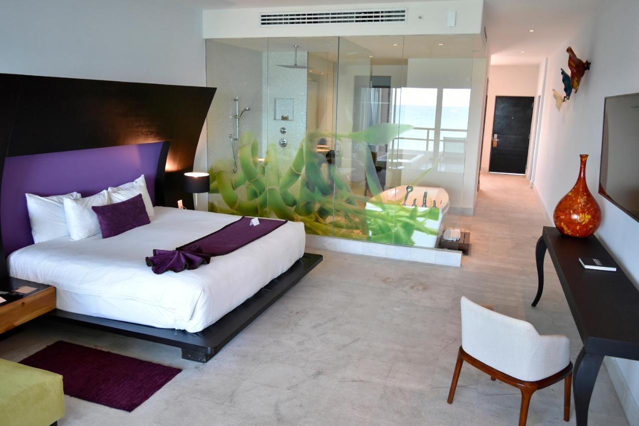 Honeymoon Suite